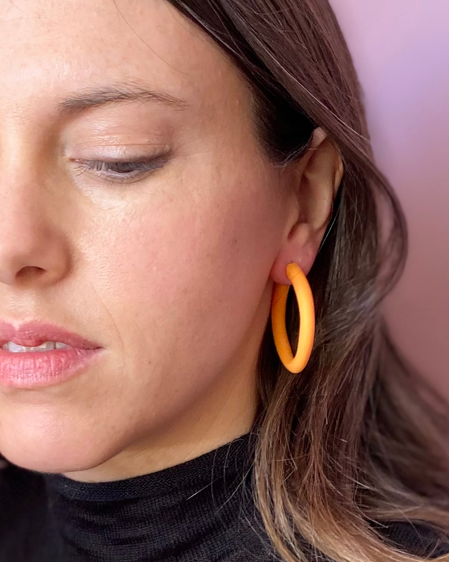 Clementine Medium Hoop Earrings