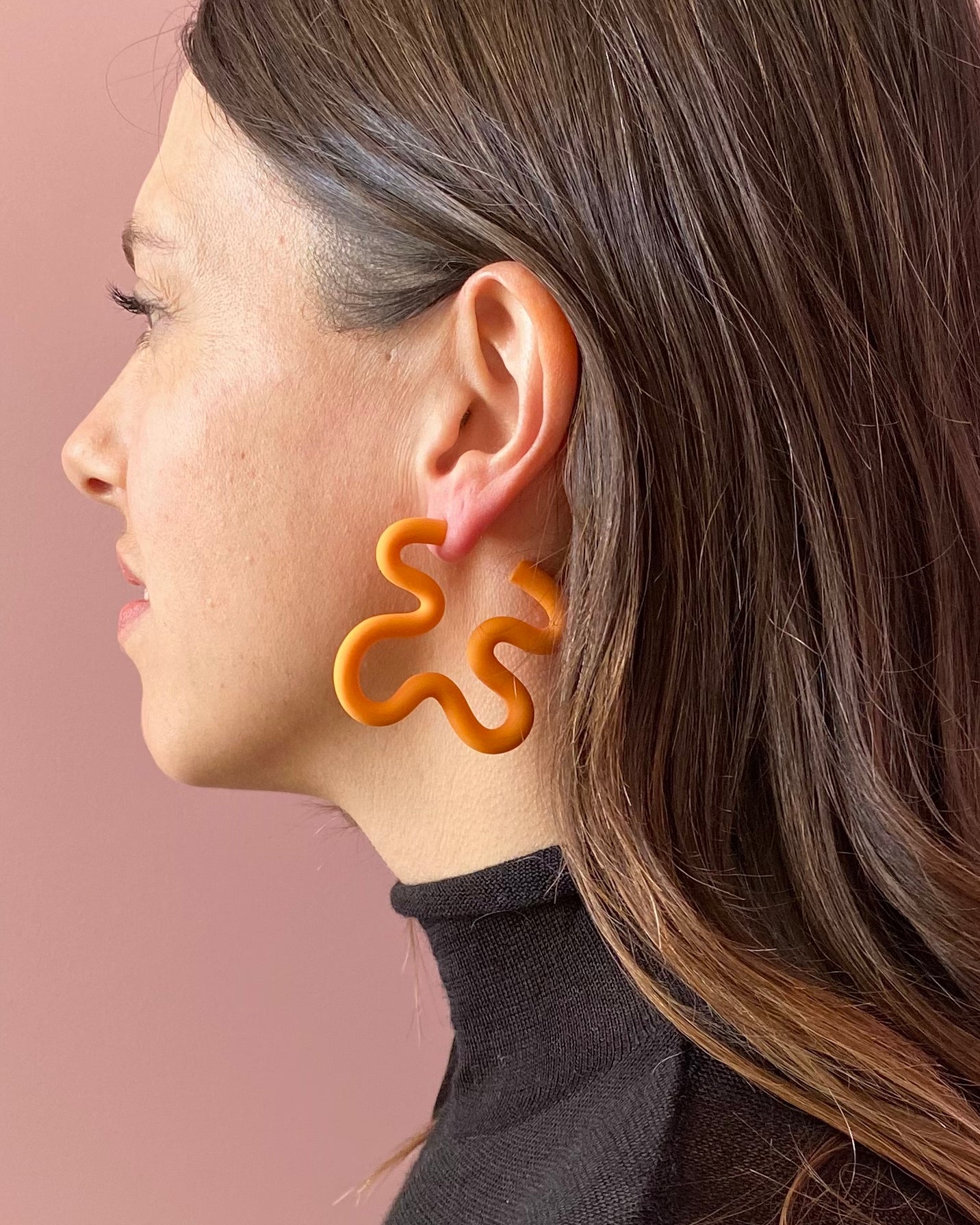 Clementine Medium Squiggle Hoop Earrings