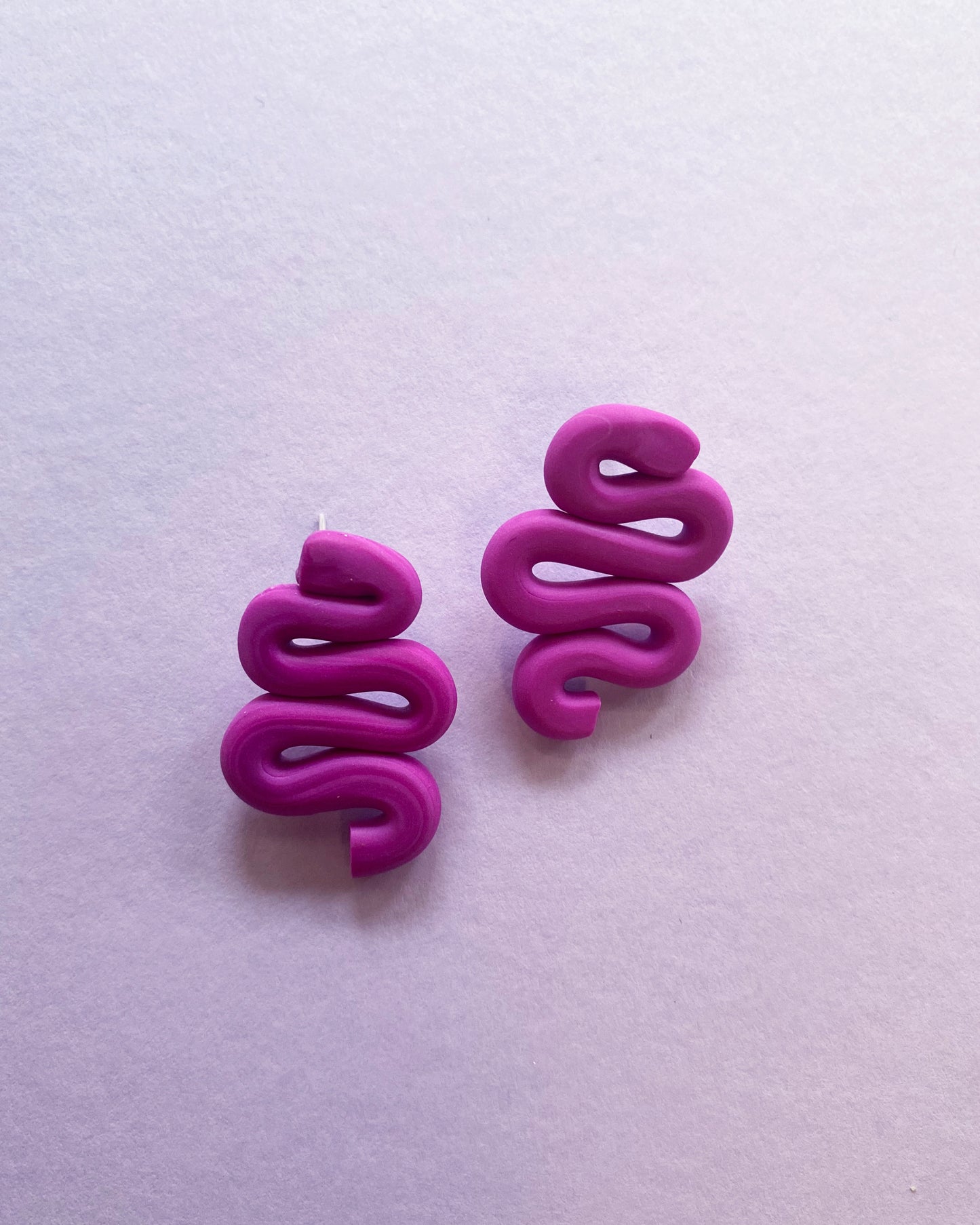 Fuscia Small Tight Squiggle Stud Earring