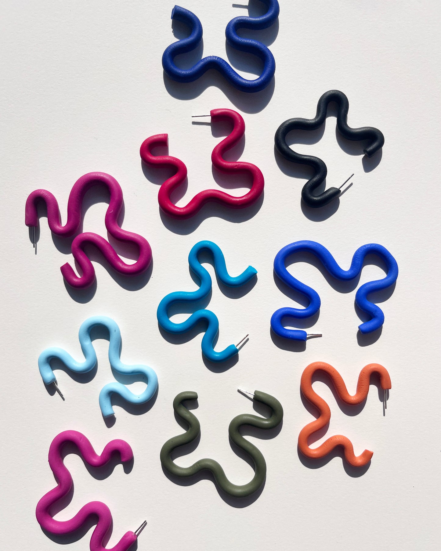 Fuscia Medium Squiggle Hoop Earrings
